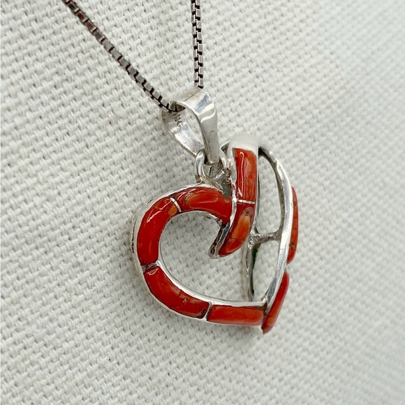 Vintage Sterling Silver Coral Inlay Heart Pendant Necklace - Picture 4 of 10